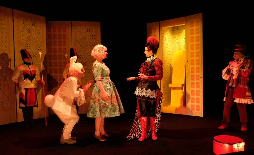 affiche ALICE, RETOUR AUX MERVEILLES